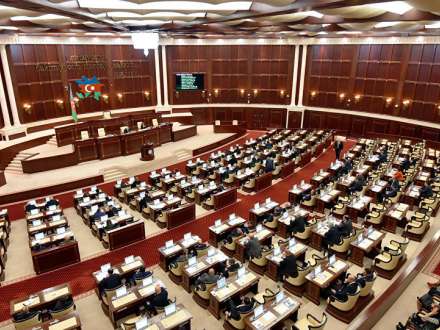 Parlament 2017-ci ilin dövlət büdcəsini təsdiqlədi - hökumət güzəştə getmədi