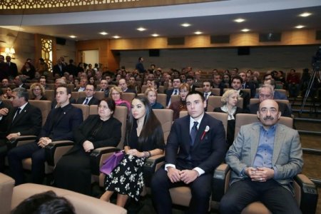 Leyla Əliyeva Xocalı soyqırımının 25 illiyi ilə bağlı “Sonsuz dəhliz” filminin təqdimatına qatılıb