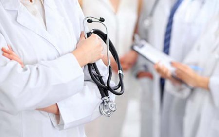 Azərbaycanda bu kateqoriyadan olan həkimlərin maaşı artdı