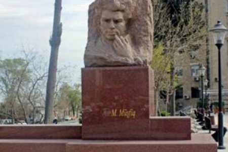 “Dedi ki, heykəli sökməyi Hacıbala Abutalıbovla razılaşdırmışam, sərəncamı var” - QALMAQAL