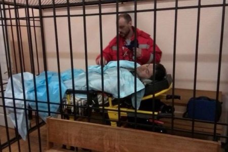 Ukrayna DFX-nın azərbaycanlı rəhbəri xərəklə məhkəməyə aparılıb