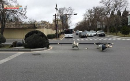 Güclü külək müşahidə kameralarını yerə tökdü - BAKIDA 