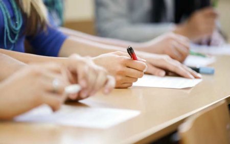 40 min 124 şagird imtahan verdi