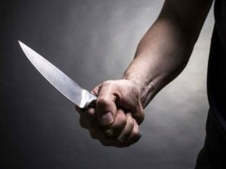 Bakıda gənc oğlan bıçaqlandı 