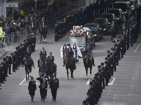 Qəhrəman polis dəfn olundu - FOTO 