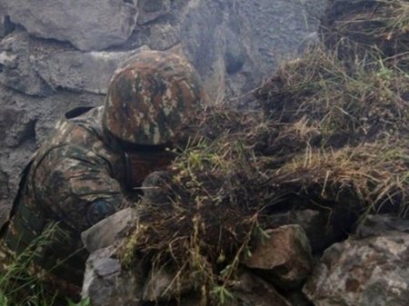 Orduda qırğın: Azərbaycanla sərhəddə əsgər Avetisyanı və Aramyanı kim güllələdi? - FOTO