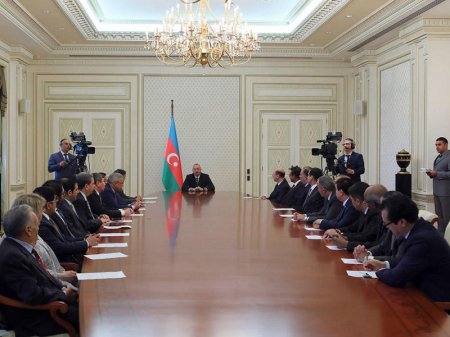 Prezident İlham Əliyev müsəlman ölkələrinin Azərbaycandakı səfirlərini və diplomatik nümayəndəliklərinin rəhbərlərini qəbul edib - FOTO