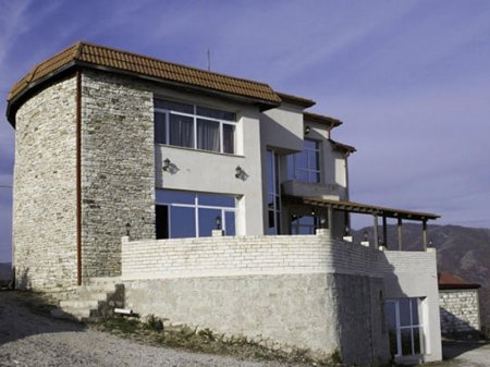 Ermənilər Qarabağda hotellər tikirlər - FOTO