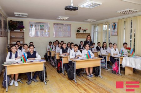 Ali məktəblərə qəbul imtahanı keçirilir