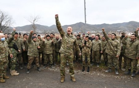 Müzəffər Ali Baş Komandan xalqımızı 30 illik arzu və istəklərinə qovuşdurdu